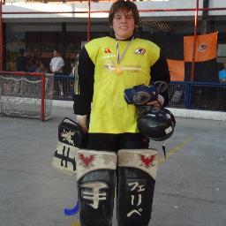 practico hockey, me gustan las peliculas
