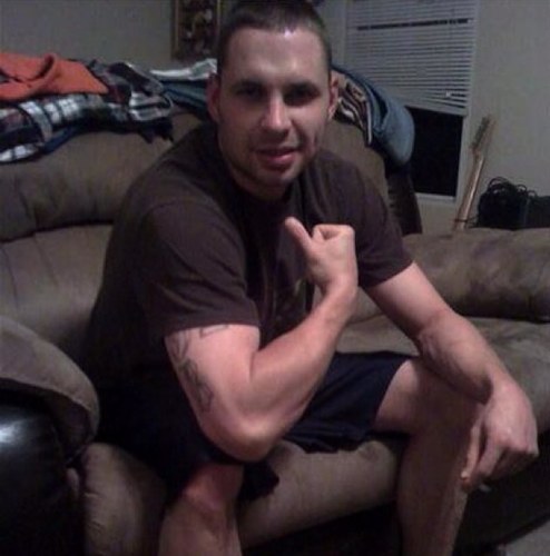 I am 33 years old and am currently studying Web Design, And graphics design at DeVry University.