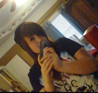 i love me some HannuhBanana(: #ihateyouall.  follow me on instagram doe @go_dieee_ ~Hannuh(:       @nobodyeric lives under my bed ^-^