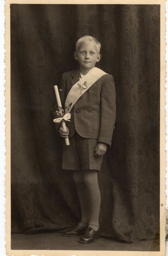 HannesSenfter's profile picture. Versucht die Welt im Radio zu erklären.