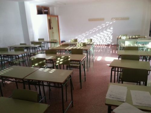 Hola chicos, soy el profe de mates;) Profesor de 2º bachillerato del IES. D. V. Ya sabéis, si os doy clase, FOLLOW ME!