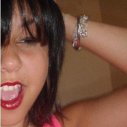 Soy una chica ... Feliz mente feliz jajaja...
