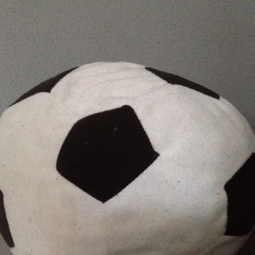Droomt van profvoetbal in Zeeland. Denkt dat dromen werkelijkheid kunnen worden! Volg en denk mee!!