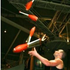 jugglingparr's profile picture. Christian Parr Juggling Star. 
Social entrepreneur., #juggling superstar and
#permaculture educator.
Co-director @socialcircustas.