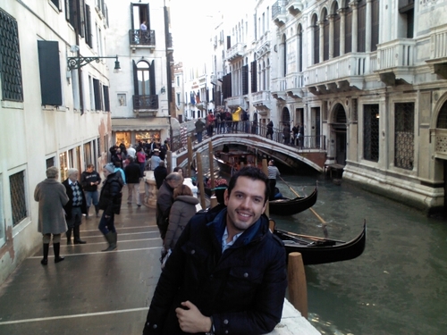 EddoLamas's profile picture. ✊