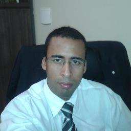 Sócio do Escritório Araùjo & Araújo- Advogados e Associados. Especialista em Direito Penal e Processo Penal. Membro da Comissão de Direitos Humanos da OAB/SE.