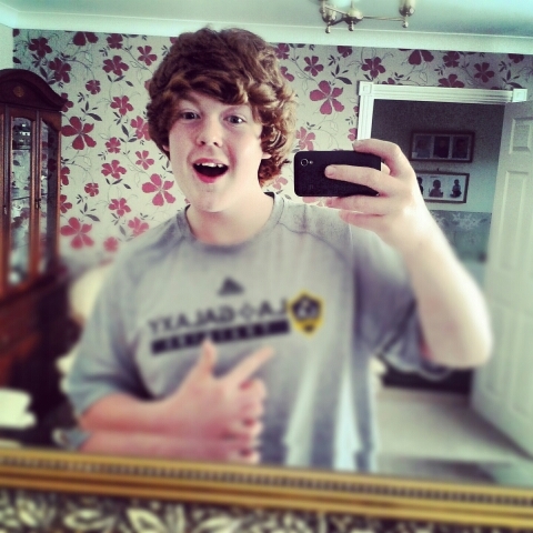 Im shit at bio's but, im a rugby player, play the drums and love going to glastombury! I follow back if I like you
