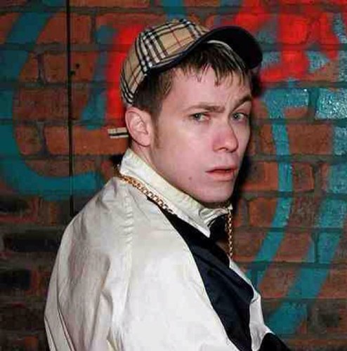 Im a miserable cunt, hate smackheads emo's and moshers! I spend my spare time doing #PastyPatrol in the city! My last account got deleted so im on this one..