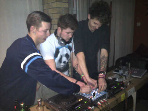 DJ/Producer from Liverpool! NeurologyUK/ @LipSyncUK