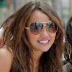 LauraChelone's profile picture. Happy new hair