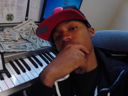 My Name is Bobby . I'm 19 on December 9 .I work at Journeys in the mall . I'm Not a Twitter Thug . I Dabble in #Producing and Perfected My #Rapping .