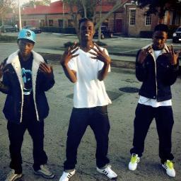 im screamin r.i.p to yhu pussy niggaz i want it to myself so i can feed 800  niggaz dis crosstown shit isz polaticz nd pussy niggaz