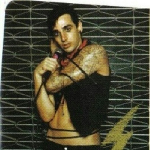 All I need to say about myself, is that I love Hedley.