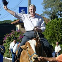 Ex Governador do Paraná em campanha com os companheiros DEPUTADOS para livar o PMDB do AUTORITARISMO