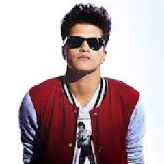 Queria fazer uma bio mas ai o @BrunoMars me agarrou pela cintura e não tive controle sobre meus atos, continuamos isso na cama, beijos. Criado em 02/07/2012