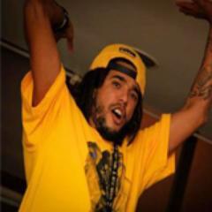 Mas você tem.. Tem meu coração, meu sorriso, meus braços, meu olhar, minha voz, meu corpo. Me tem todo e completamente.. Me tem, somente. @Njr92 @batoreconecrew