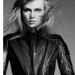 @taylorswift13 is my life and I love her to the moon and back :) I've been a swiftie since 2008 when I heard love story ♥