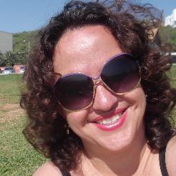 Para ser um bom educador não é aquele q passa os conteudo didatico, mas sim aquele q passa a lição q a vida nos oferece.