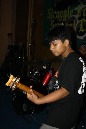 #standupstrong
#smokeer
#alkoholic
#simpleperson

| seorang anak culun yang hebat |