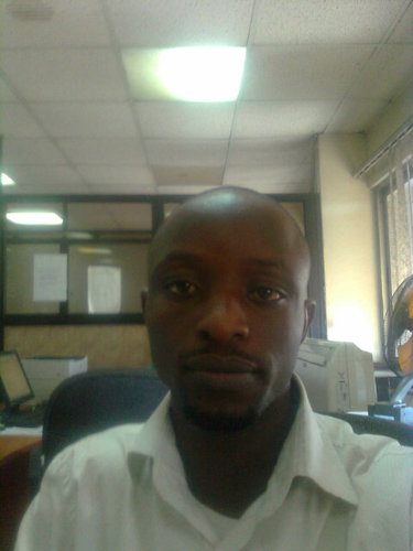 Hmd_owoyemi's profile picture. Calm and focused