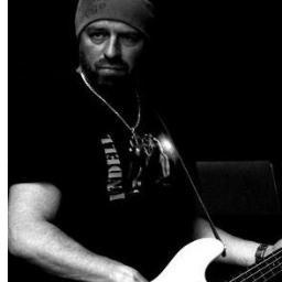 Bassist, pappa man o drömmare
