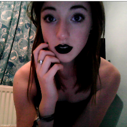 Tumblr addict. 17. Extreme Food Enthusiast. All Time Low Fan girl.