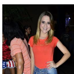 Divertida quando quero, Engraçada quandoo posso, Menina Dificil,Tipo Complicada e Perfeitinha !mais,se vc me seguir eu garanto ke vc naum vai se arrepender!♕