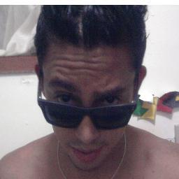 Melomano empedernido soñador idealista y enamorado de la vida.Cantante y compositor lo nuevo #VivoEnamoradoDeTi