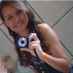 Deveria ser fácil me descrever né ?! Só que não :/