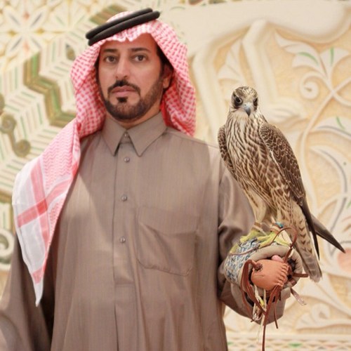 باحث في التراث وبشكل خاص في علم الطيور, مؤلف كتاب الصيد بالصقور في مايواكب العصور .
