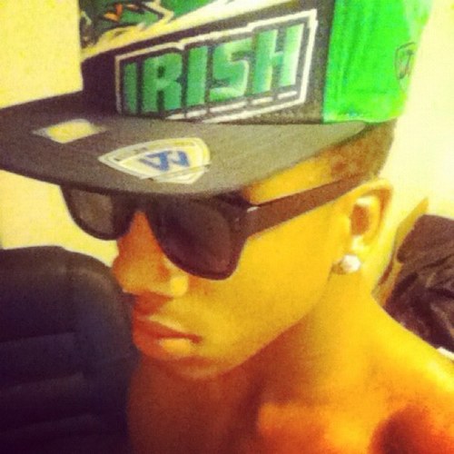 @Youung_beaauty Here doin Thomas's bio . | cool | Chill | CUTE AS F ' | Sooo while youu twatchin .#single #FOLLOWHIM & mee