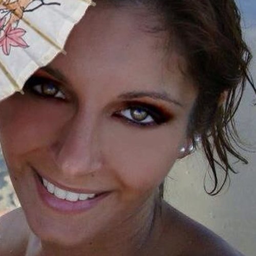 Luana_4_4's profile picture. 
