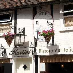 We are an Italian family run restaurant in Leighton Buzzard, When you visit the restaurant, we hope that you feel you have stepped into a little part of Italy