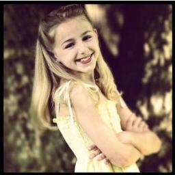 Hi I am Chloe Fioré! Don't forget you are beautiful and Don't you ever forget that!
