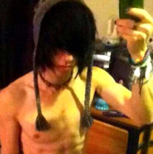 17. Drinker. Drug user. Emo. Cutter. Suicidal. Bi.
Dont like it? Fuck off
