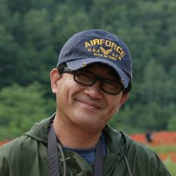 mamas012's profile picture. 중국에서 성공한 애국기업 CEO,의학박사. 7권의 저서가 있네요(13억을 경영하라, 맨손의 경영학, 중국그리고 중국인, 신기묘방, 훈수, 중의론,독한경영),도자기와 고가구, 사진과 그림,도자기등 예술방면에 흥미있죠, 잘생긴 대한민국 남자, 여행에 푹 빠진 자유미남.