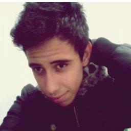 Eu sou... quem eu sou mesmo? Há, tente descobrir! :D