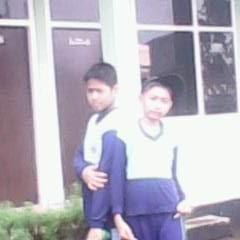 luckyprayoga2's profile picture. hahaahaha?