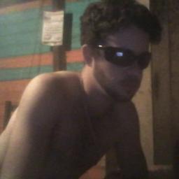 sou sinséro amigo gosto de sair pra balada gósto de tida carinho e amorr...