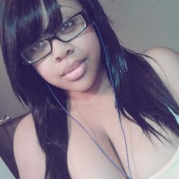 ┌∩┐(◣_◢)┌∩┐#Sexy #Freaky #TeamAlwaysHorny #Teambigboobs #teamlesbian #teamHUGEboobs kik is my twitter name and *No Dick Avi's*