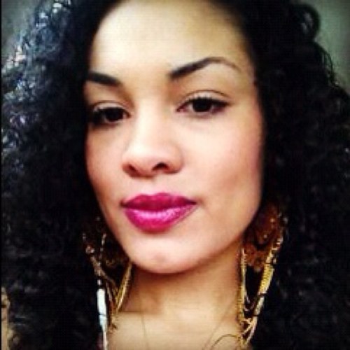 Puerto Rican/Dominican 24yr old chicka! in Love and HAPPY and repping YOUNG SOCIETY all day! Follow me...Super Friendly and down for a good time!