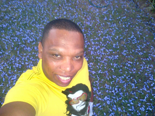 I'm cool, calm, collected guy....fun is my middel name and lots of IT!!!!
