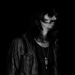 Lead Singer on BLACKWÖLF
http://t.co/aZAZ6CiE