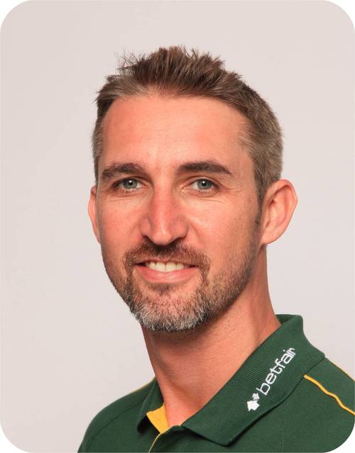 I am Jason Gillespie former Australian Cricket player over in England for the Ashes 2009