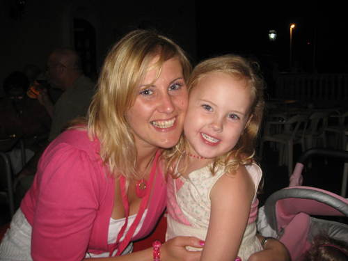 little_twitsy's profile picture. Anything internet/Twitter,affiliate links/opt in email lists special offers, here to help! please visit my NEW website. See Link Above!