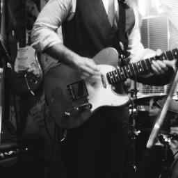 Hi、I'm an American solo acousic guitarist/engineer currently misinforming the youth of Japan.  My debut EP: http://t.co/RaBgNngqQA. 日本に住んでいるソロアコギタリストキースです！よろしく！