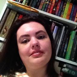 An Aussie girl that loves books!
