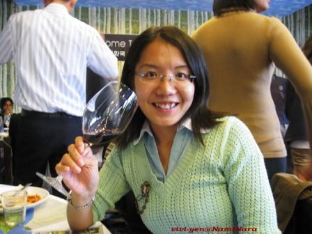 vivienneyen's profile picture. 