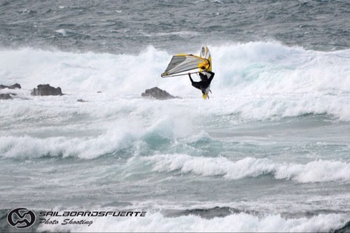 canarysurfacade's profile picture. 