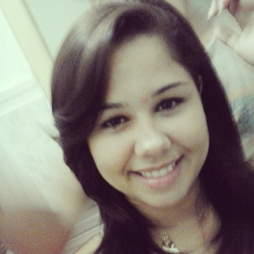 Sou ciumenta͵ faço loucura͵ sou meio doidinha͵ não tenho juízo. Enfim sou um pouco de tudo ! :))